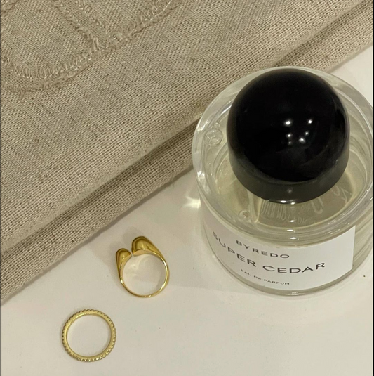 Elevate Your Luxury Experience: Pairing Jewelry and Fragrances with havvarstudios